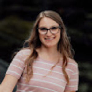 Meet your Posher, Claudia